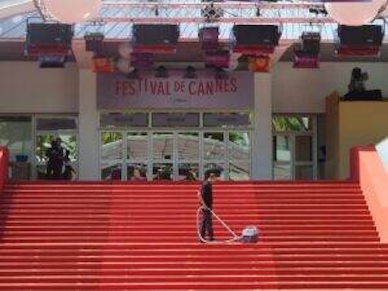 cannes-cleaning-red-carpet
