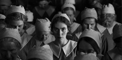 La jeune femme à l'anguille