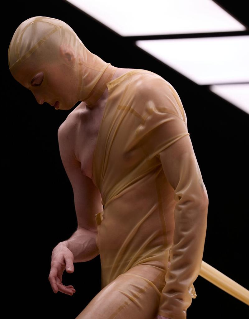 Skinless de Théo Mercier